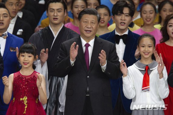시진핑, 트럼프와 통화서 "1단계 무역합의, 전세계에 이익"