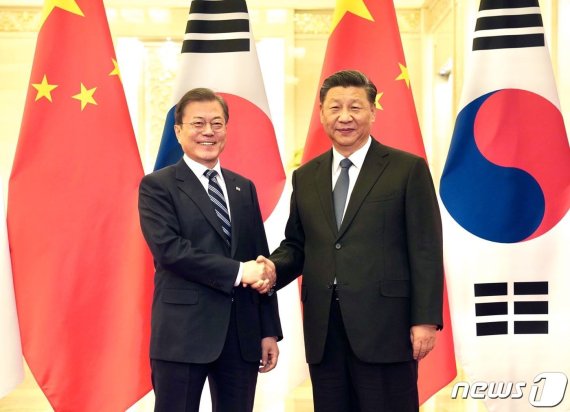 시진핑, 文대통령에 "北과 관계 개선하려는 한국 노력 지지"