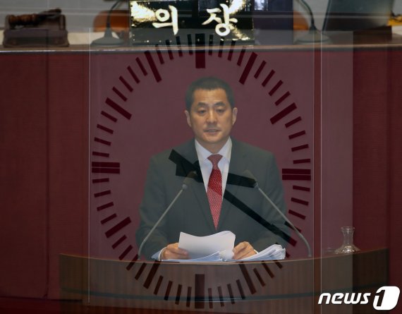 박대출, 5시간50분 토론 마쳐…선거법 필리버스터 '최장 기록'