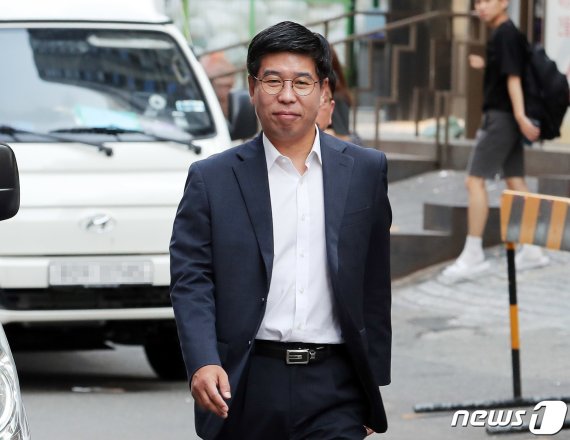 검찰 '靑 선거개입 의혹' 백원우 전 민정비서관 소환 조사