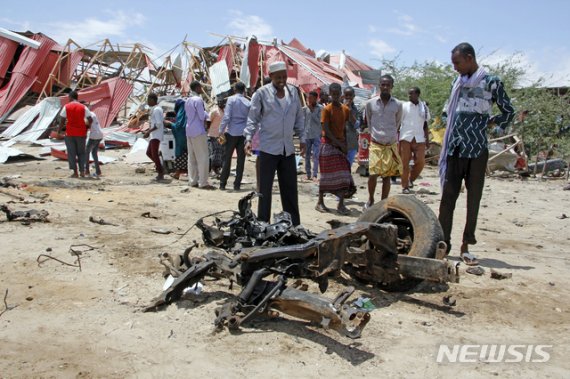 소말리아 수도에서 차량 폭탄테러.. 사망자 100명 육박
