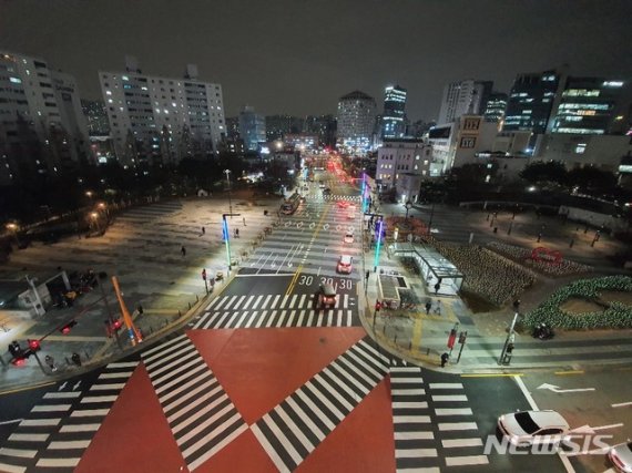 [서울=뉴시스]서울 성동구는 왕십리 역세권 보행환경개선지구 조성 사업을 최근 완료했다고 1일 밝혔다. 2020.01.01. (사진=성동구 제공)