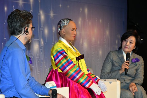 [MAGIC+]교통사고 낮추고 건강수명은 연장..'인공지능 혁신' 미래의 인간을 이롭게 하다