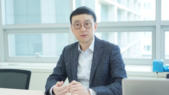 명함앱 ‘리멤버’, 경력직 50만명 DB 갖춰… 기업에 맞춤 인재 소개[기발한 스타트업 이야기]