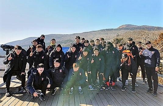 한라산서 하나된 제주유나이티드 "반드시 1부 승격"