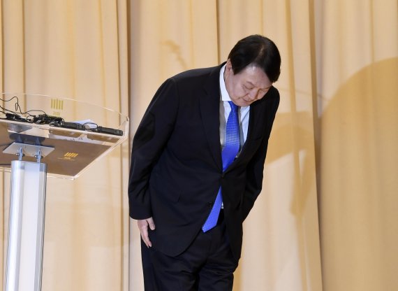 윤석열 검찰총장이 2일 오후 서울 서초구 대검찰청에서 열린 2020년도 신년다짐회에서 신년사를 하고 있다. 사진=박범준 기자