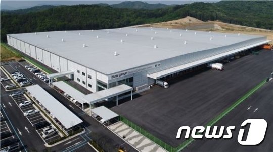 1300억원을 들여 건립한 BMW 안성 부품물류센터© News1