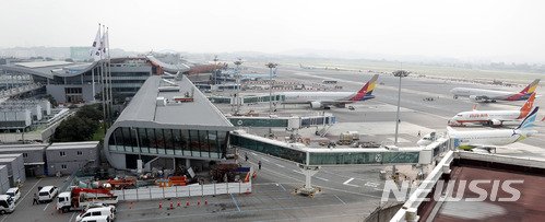 최근 4년 간 김포공항 등 전국 14개 공항 보안검색에서 호신용 전기충격기가 193건 적발됐다. 김포공항 국내선 청사 모습. 사진=뉴시스