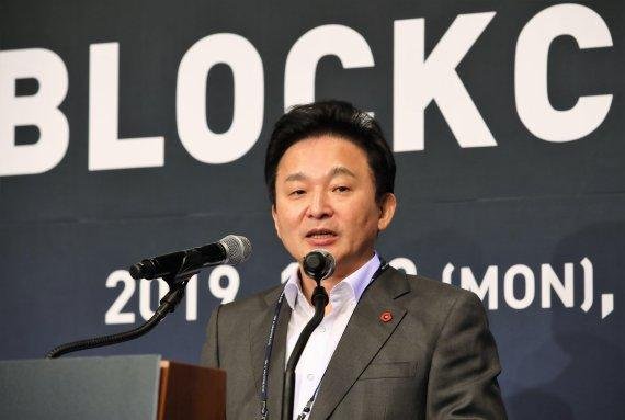 '2019 블록체인 인 제주'(Blockchain In Jeju) 포럼에서 개회사를 하고 있는 원희룡 제주도지사. 2019.12.9 /사진=fnDB