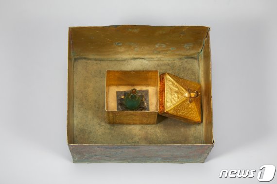 금제 사리내합·유리제 사리병·주칠 금동제사리외함(국립익산박물관 제공) /© News1