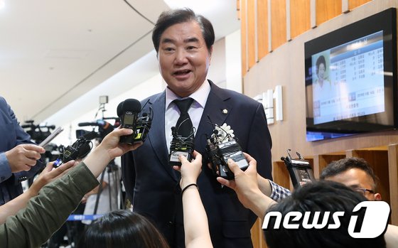 제21대 총선에서 승리할 경우 7선으로 민주당 내 최다선이 되는 이석현 의원./© 뉴스1