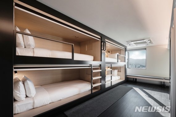 [서울=뉴시스]나인트리호텔 동대문 내 '쿼드러플 룸'