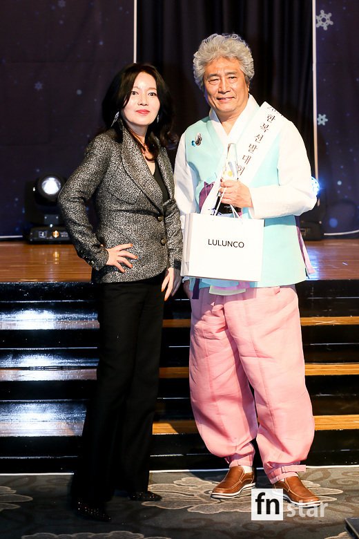 [포토] ‘코리아 한복모델 선발대회 남여 대상 수상자들’