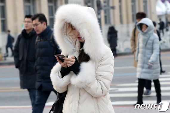 [오늘 날씨] 아침 저녁 강추위…제주·남부는 눈비
