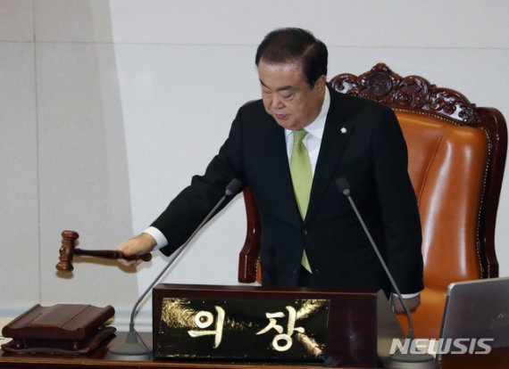 한국당 퇴장한 국회, 일사천리로 패트법 처리…"숙제 끝"