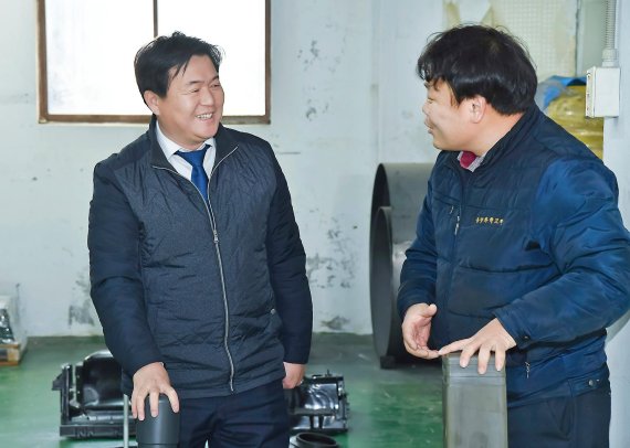 임병택 시흥시장 동양고무화학 방문. 사진제공=시흥시