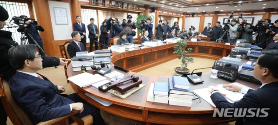 비례자유한국당 "정당명 포기 못해".. 헌법소원 냈다