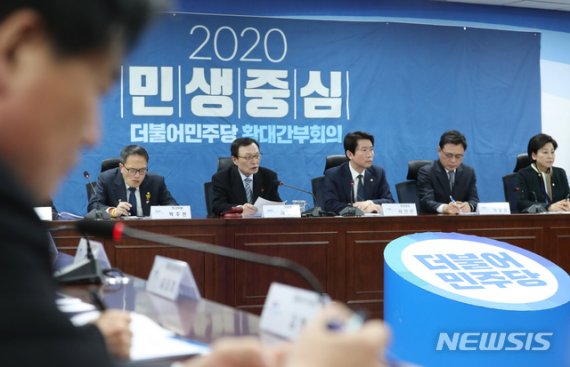 민주당 광주·전남 전략공천카드 만지작, '무리하면 역풍'