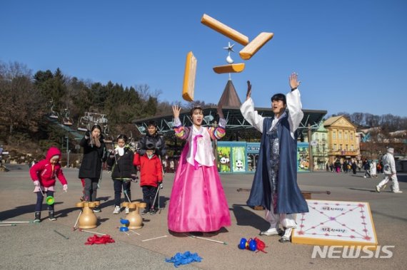 카니발 광장 글로벌 놀이존.