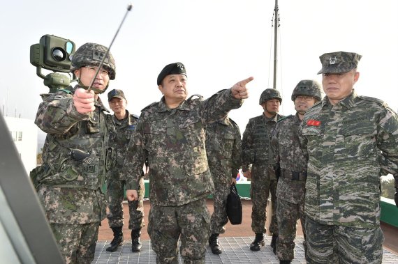 박한기 합참의장, 설 앞두고 최전방 경계부대 현장지도