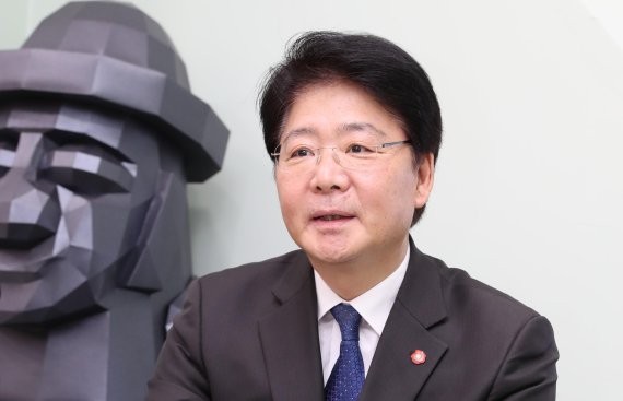 [fn포토] 최승현 제주도 행정부지사 20일 취임…공식업무 시작