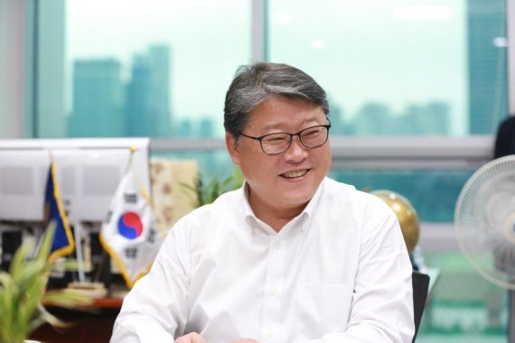 한국당과 통합 안한다는 우리공화당 조원진 "黃대표에 '연대'뜻만 전해"