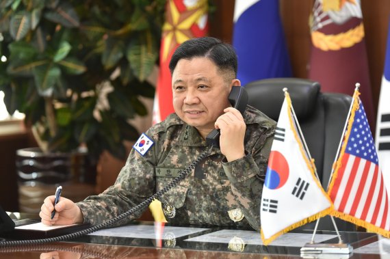 박한기 합참의장은 22일 마크 밀리 미 합참의장과 올해들어 처음 공조통화를 실시했다. / 사진=합참 제공