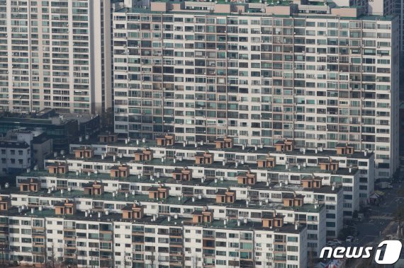 지난달 23일 오후 서울 도심 아파트 단지. 2020.1.23/뉴스 © News1 성동훈 기자