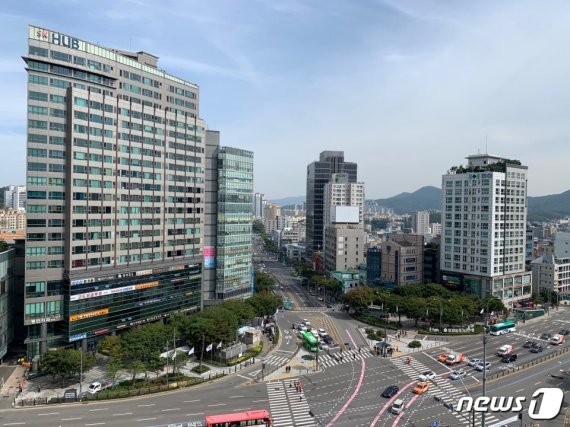 서울 양재역 주변의 중대형 상가 모습.(제공=상가정보연구소)© 뉴스1