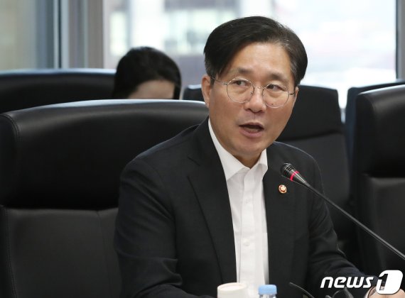 성윤모 산업통상자원부 장관. © News1 송원영 기자