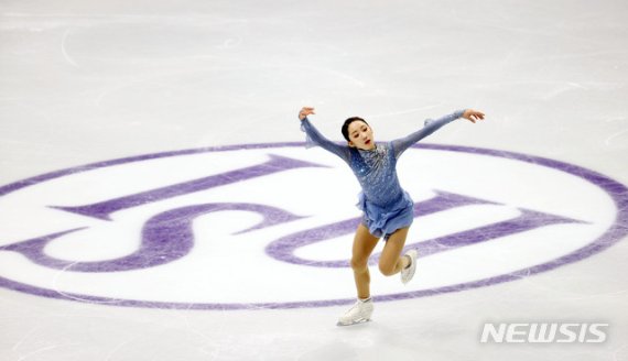 [서울=뉴시스]박미소 기자 = 한국 김예림이 8일 오후 서울 양천구 목동실내빙상장에서 열린 2020 국제빙상경기연맹(ISU) 4대륙 피겨스케이팅 선수권대회 여자 싱글 프리 프로그램에 출전해 연기를 선보이고 있다.2020.02.08. misocamera@newsis.com