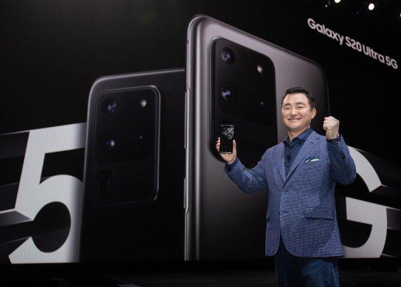 노태문 삼성전자 사장 "갤럭시Z플립, 하반기 폴더블폰 대중화 연다"