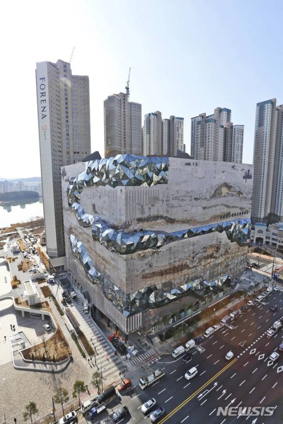 [서울=뉴시스]갤러리아 광교