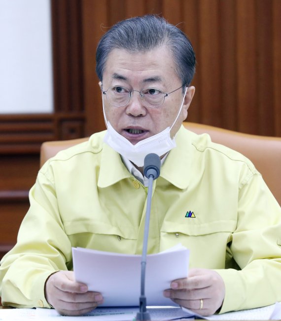 문재인 대통령이 3일 정부서울청사에서 열린 국무회의에 참석해 발언하고 있다. 뉴시스 /사진=fnDB