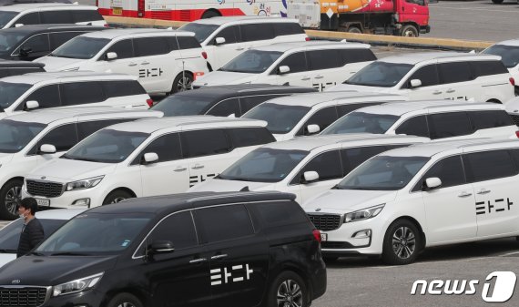 9일 서울 서초구의 한 차고지에 타다 차량이 주차돼 있다. © News1 송원영 기자