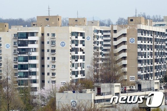 서울 강동구 둔촌주공 아파트 철거 전 모습.(뉴스1 자료사진)© News1