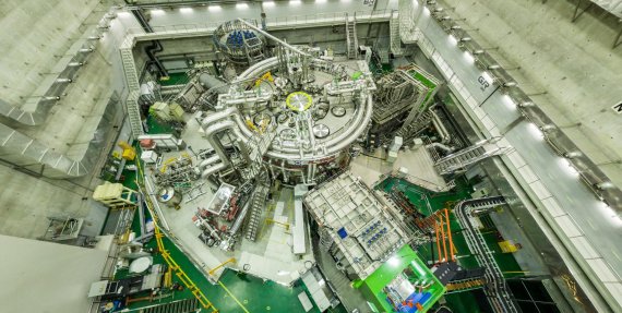 한국핵융합연구소에 있는 초전도핵융합연구장치 'KSTAR' 주장치. 핵융합연구소 제공