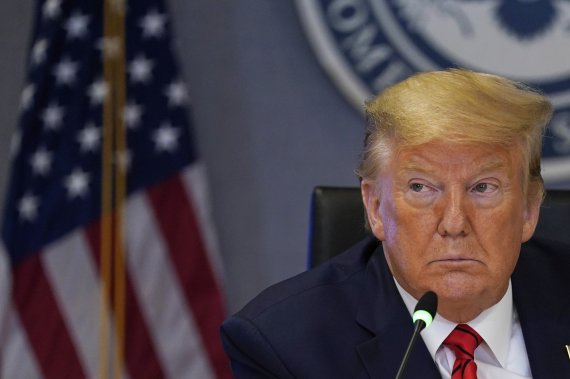 President Donald Trump attends a teleconference with governors at the Federal Emergency Management Agency headquarters, Thursday, March 19, 2020, in Washington. (AP Photo/Evan Vucci, Pool) /뉴시스/AP /사진=뉴시스 외신화상