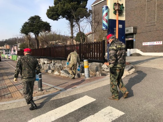 해병대 남양주시 금곡전우회 코로나19 방역활동. 사진제공=남양주시