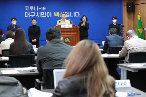 채홍호 대구시 행정부시장이 30일 정례 브리핑에서 "이번 주말 동안 주말 동안 대구 178개 교회에서 3840명이 예배에 참석한 것으로 확인됐다"고 밝혔다. 사진=대구시 제공