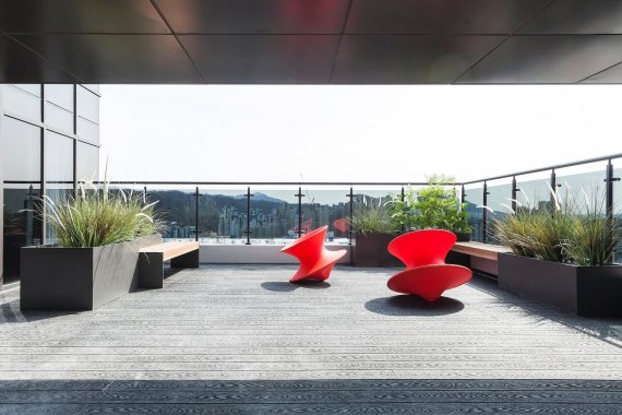 스카이 커뮤니티에 마련된 게스트 하우스 내부에 마련된 스카이 가든 대우건설 제공