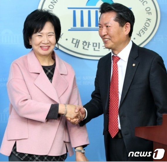 "씨(氏)가 다르다"는 정청래에 손혜원 매섭게 날린 한방