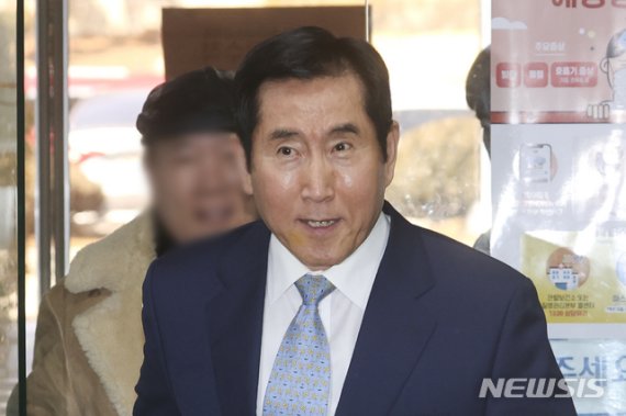 '댓글 여론공작 혐의' 조현오 전 경찰청장, 2심서 보석 석방