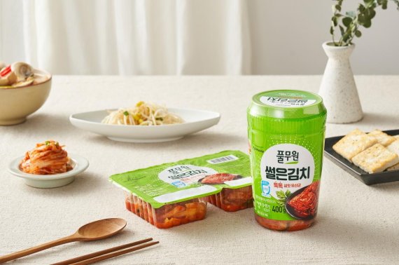 풀무원, 1~2인 가구 위한 ‘톡톡 썰은김치’ 2종 출시