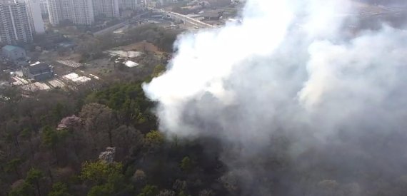 인천 남동구 서창동 운연역 인근 야산에 화재가 발생했다.