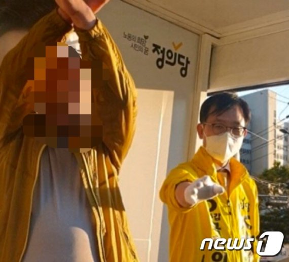 선거운동원 빰 때린 50대 대구 시민 "박근혜 동네서.."