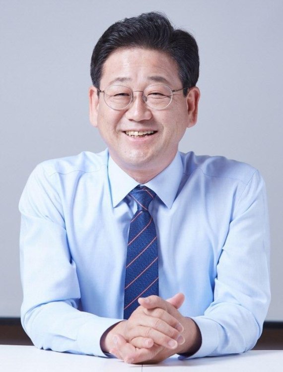 김정호 더불어민주당 경남 김해을 후보. 김 후보는 지역발전과 함께 대한민국 정치발전을 21대 의정목표로 내걸었다. 사진=김정호 캠프