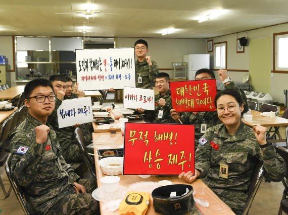 [fn포토] 해병대 제9여단 '생·통 Day'…제주상권과 상생