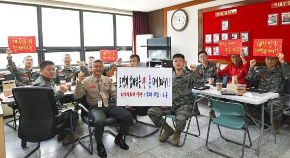 [fn포토] 해병대 제9여단 '생·통 Day'…제주상권과 상생