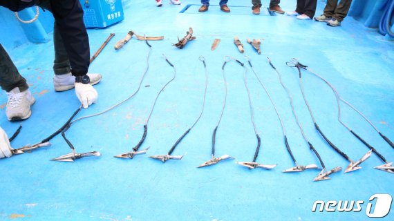 울산해경이 압수한 불법 고래 포획 도구